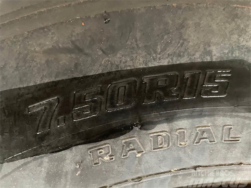  7.50XR15 Bridgestone dæk på fælg - 8 stk Neumáticos, ruedas y llantas