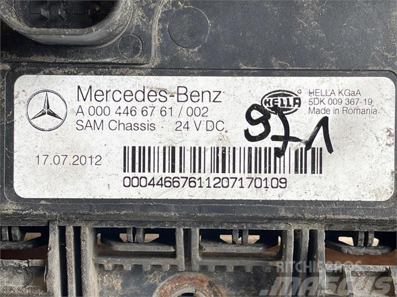 Mercedes-Benz MERCEDES ECU SAM A0004466761 Electrónicos