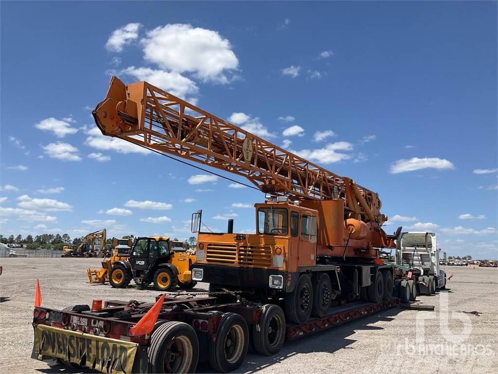 CCC CARRIER Watson 3000 Production Digger o ... Mobile drill rig trucks