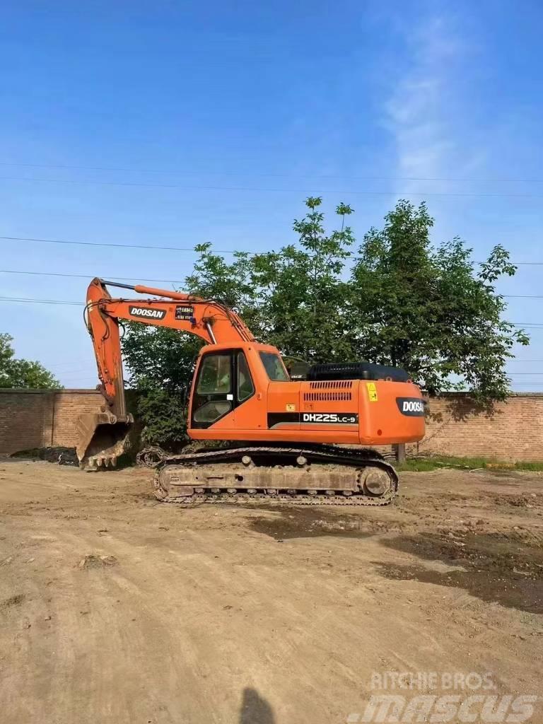 Doosan DH225-9 Crawler excavators