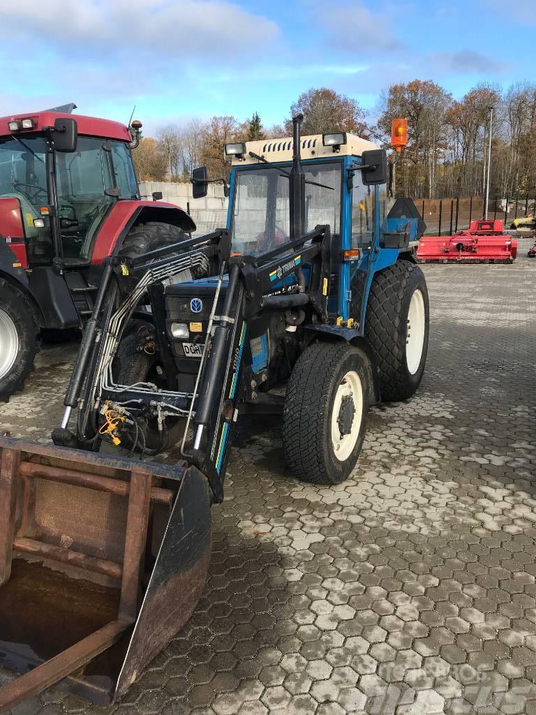 New Holland 3435 med snöredskap Tractors