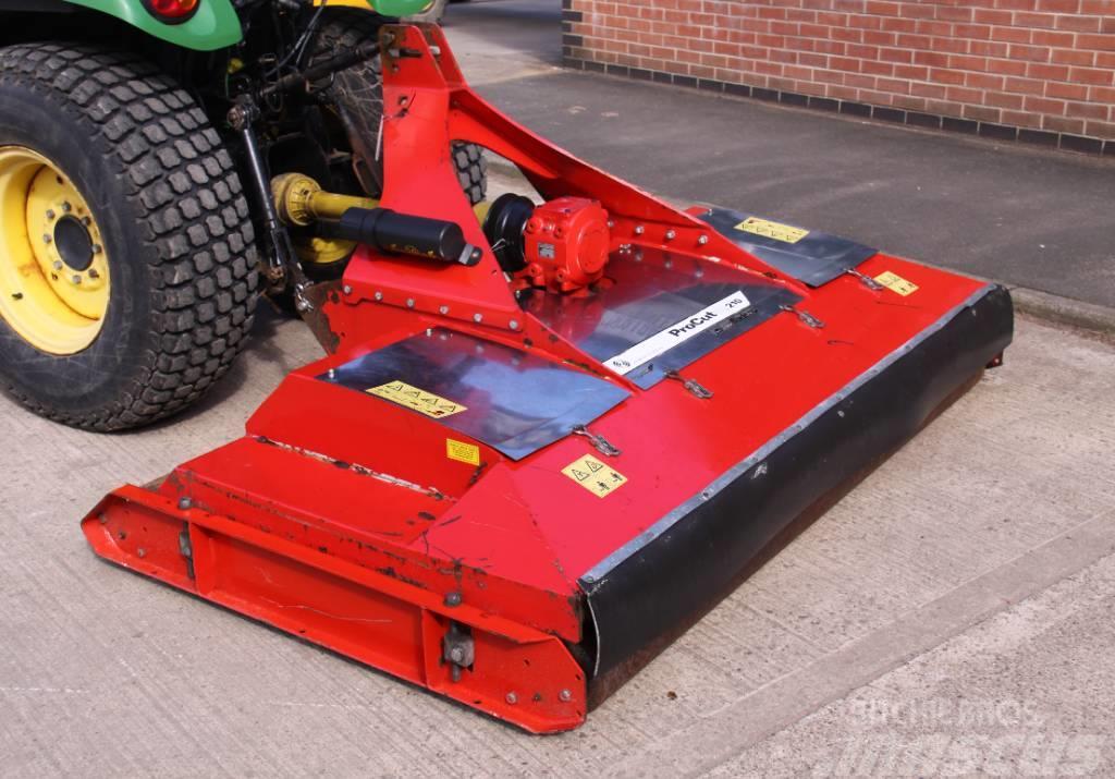 Trimax ProCut S3 210 Mounted and trailed mowers