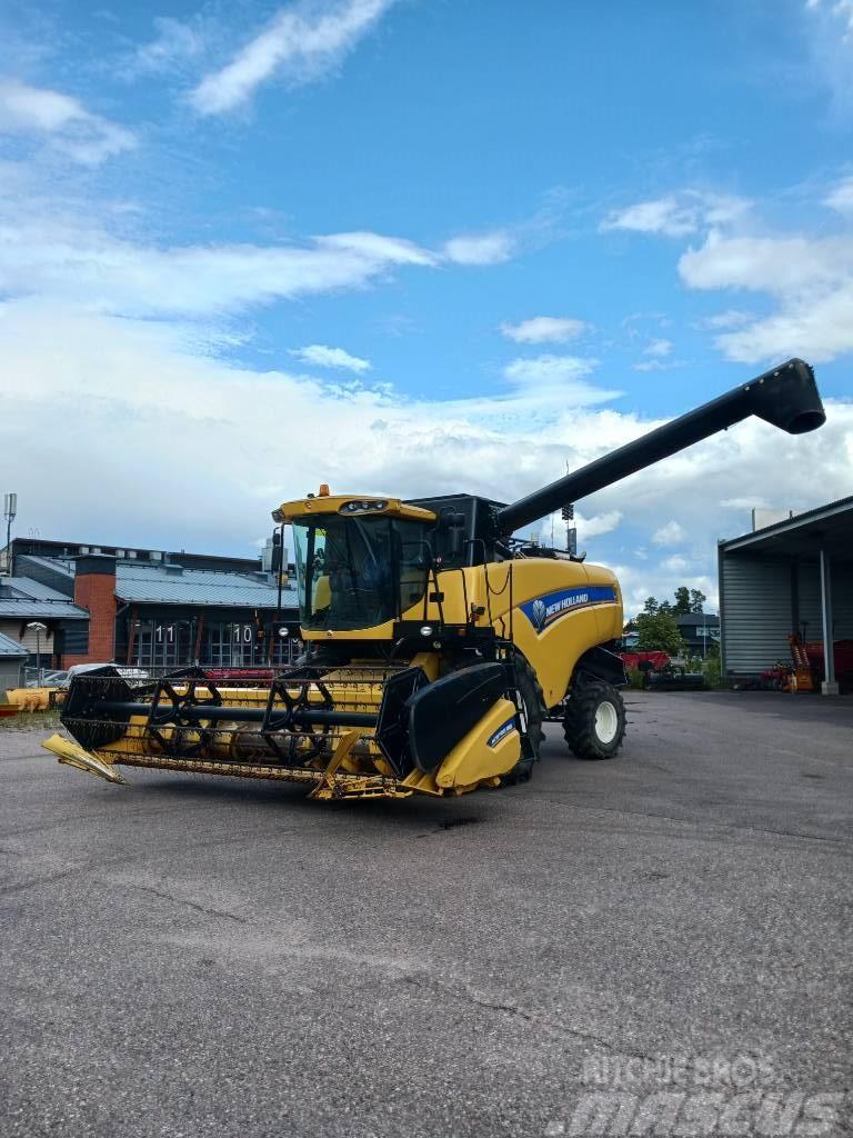 New Holland CX 5080 RS Combine harvesters