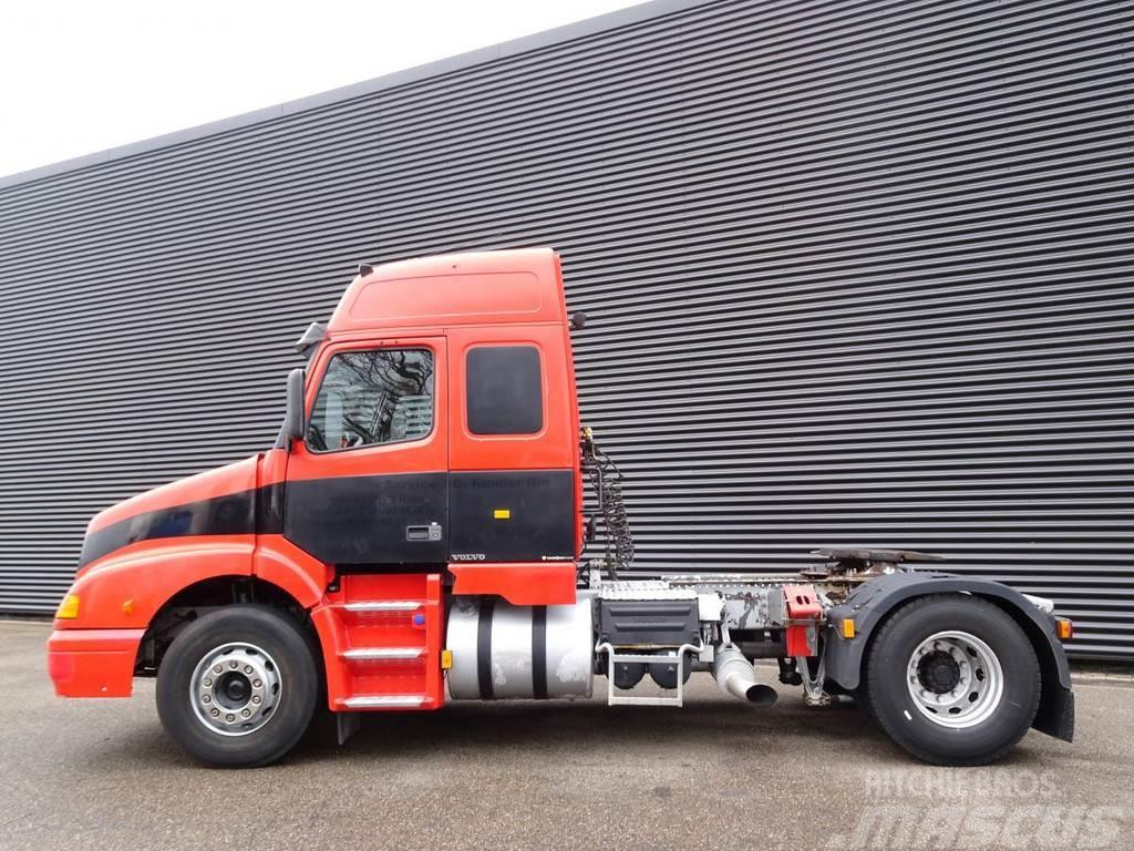 Volvo NH 12.460 / 4x2 / GLOBETROTTER / MANUAL GEARBOX Tractor Units