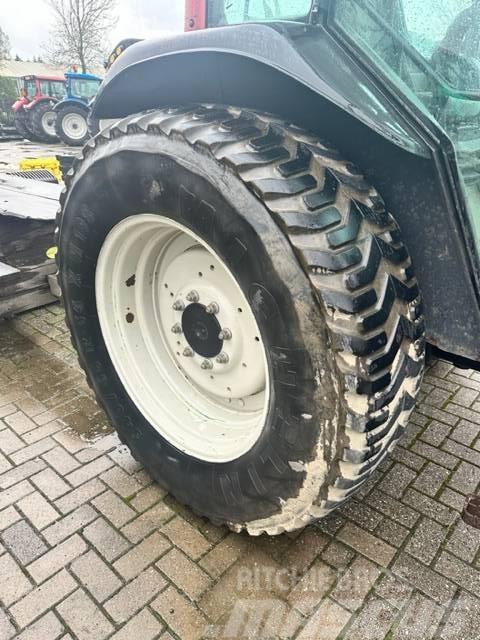 Michelin 540/65 R34 + 440/65 R24 Gazonbanden valtra Tyres, wheels and rims