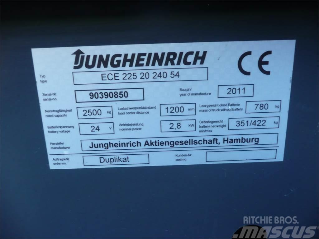 Jungheinrich ECE 225 2400X540mm Low lift order picker