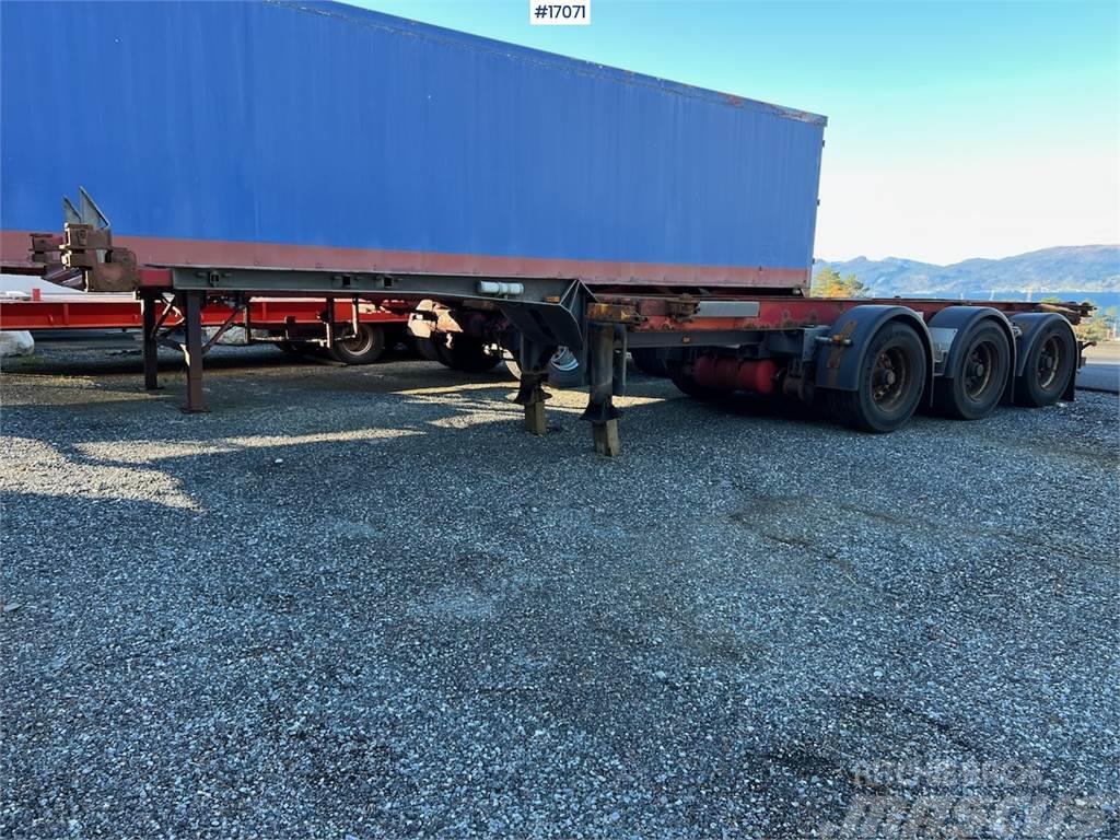 Renders 3 Axle Container trailer w/ extension to 13.60 Other trailers