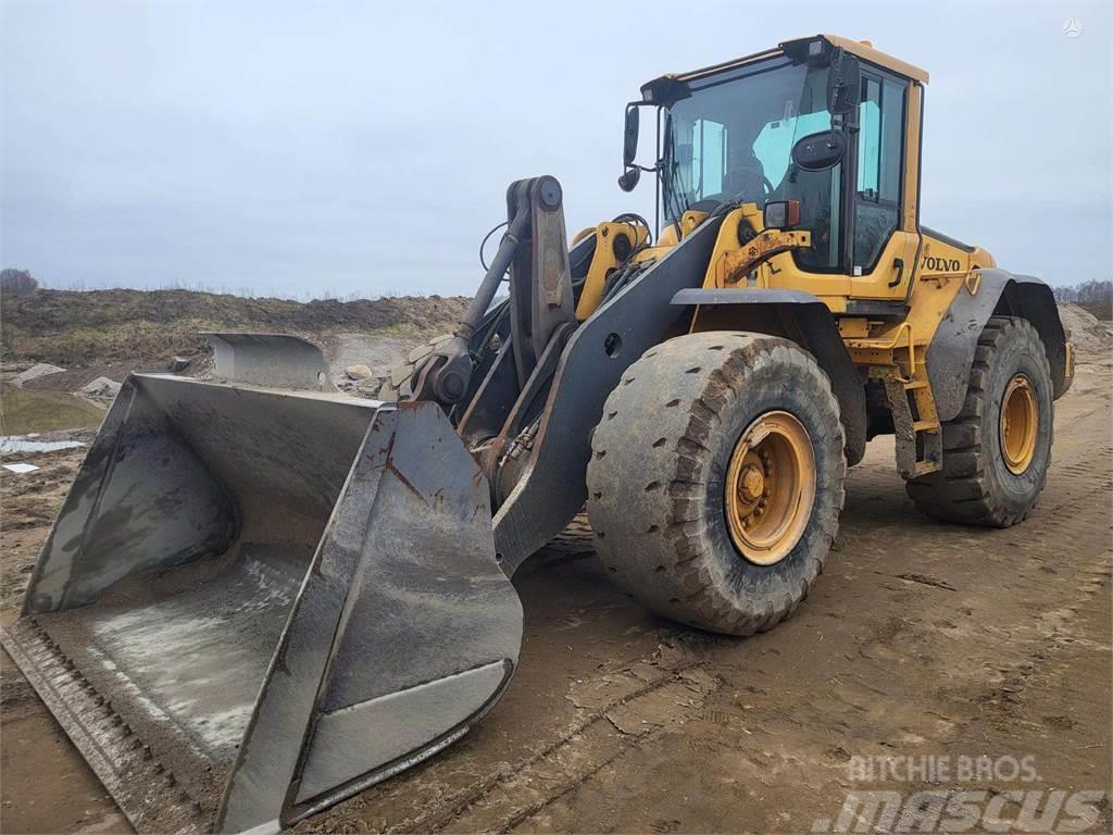 Volvo L120F Tool carriers