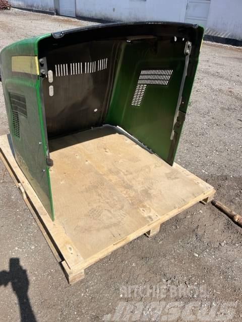 John Deere 1270E engine hoods Chassis and suspension