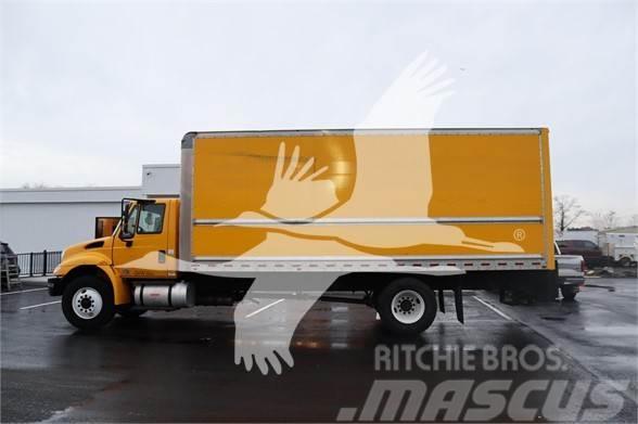 International DURASTAR 4300 Box body trucks