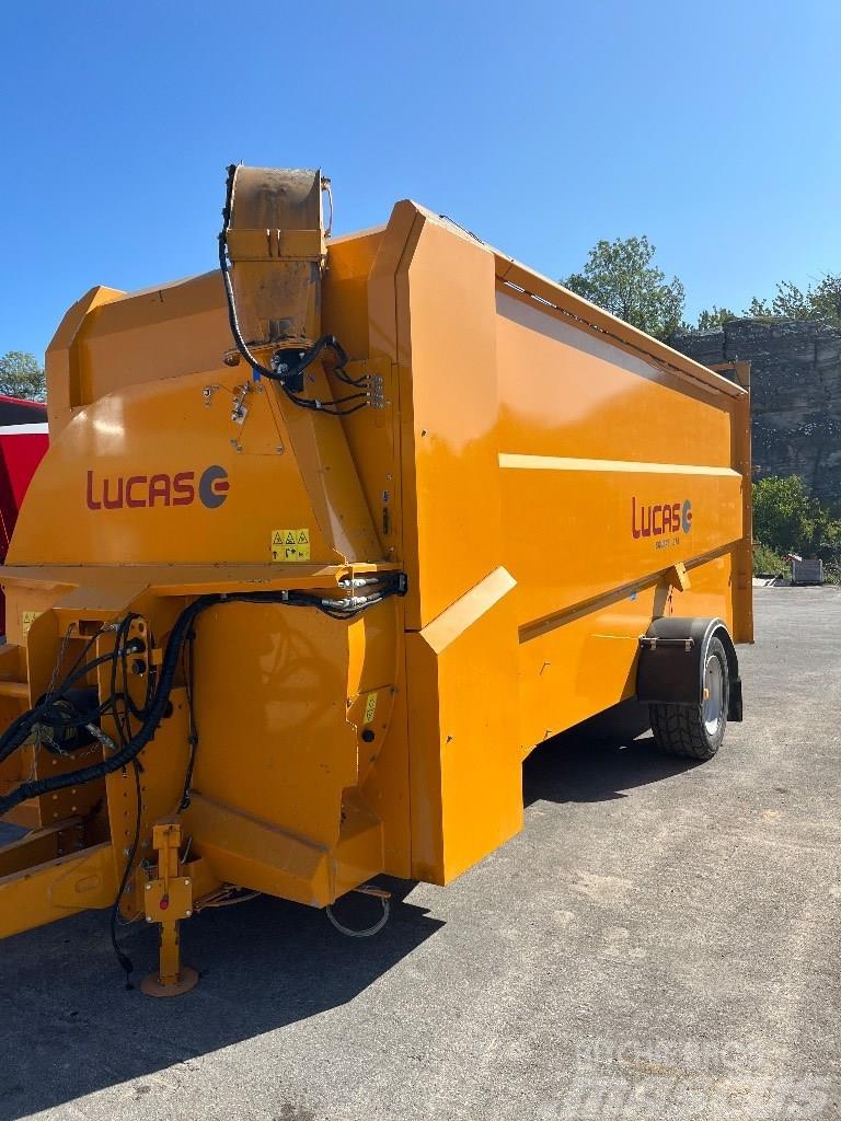 Lucas Square 278 Bale shredders, cutters and unrollers