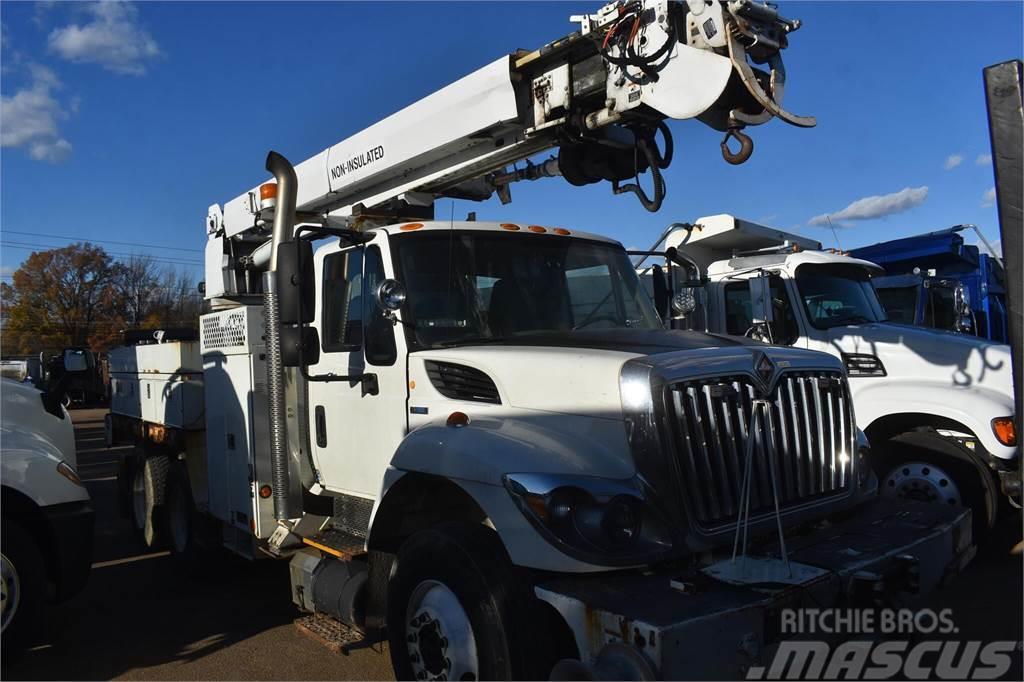 Altec DM47TR Mobile drill rig trucks