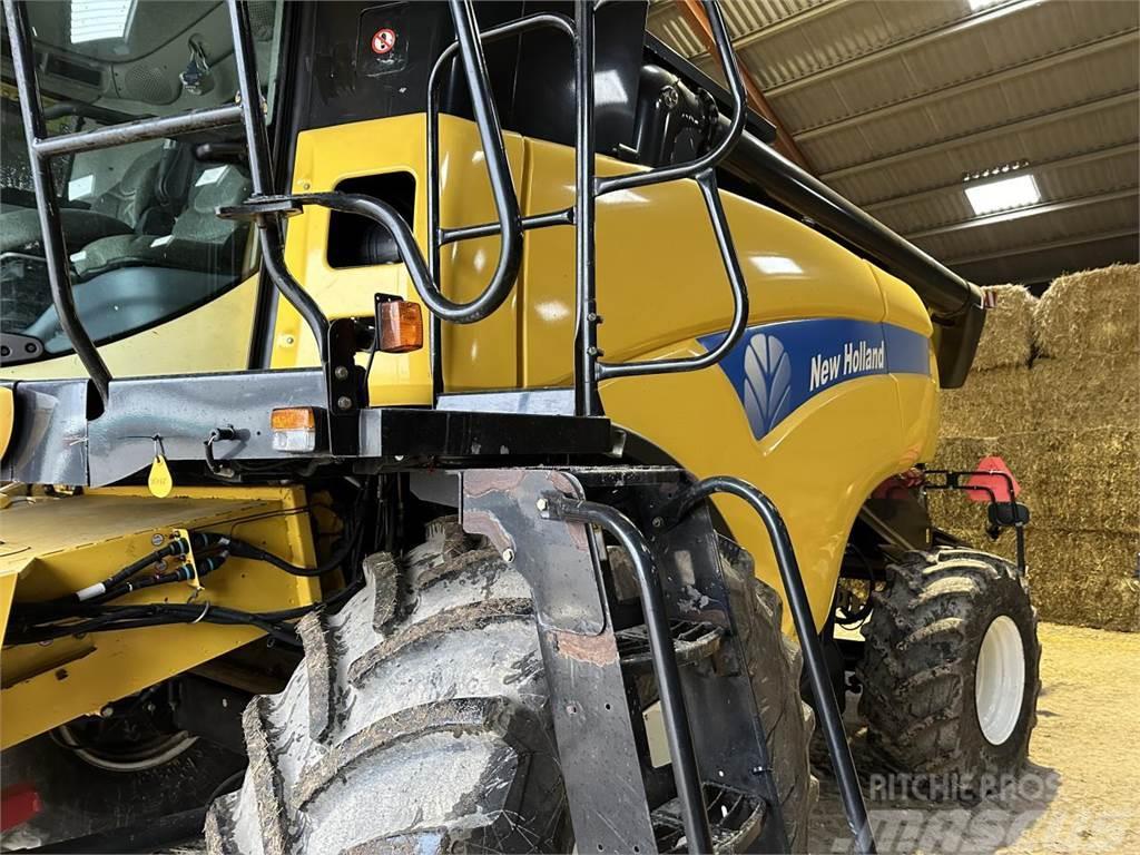 New Holland CX 840 FSH Combine harvesters