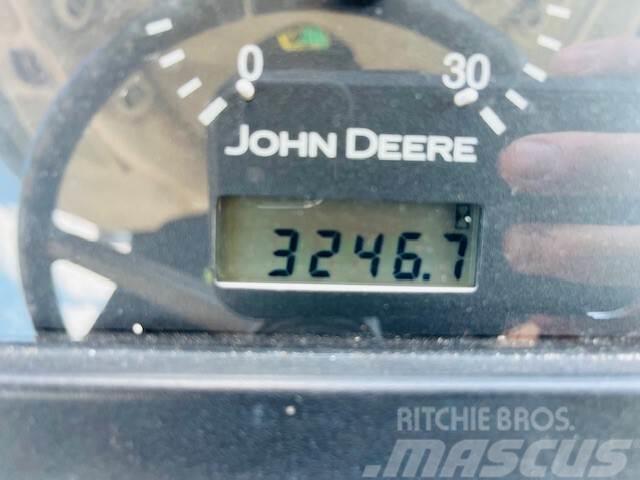 John Deere 5520 Tractors