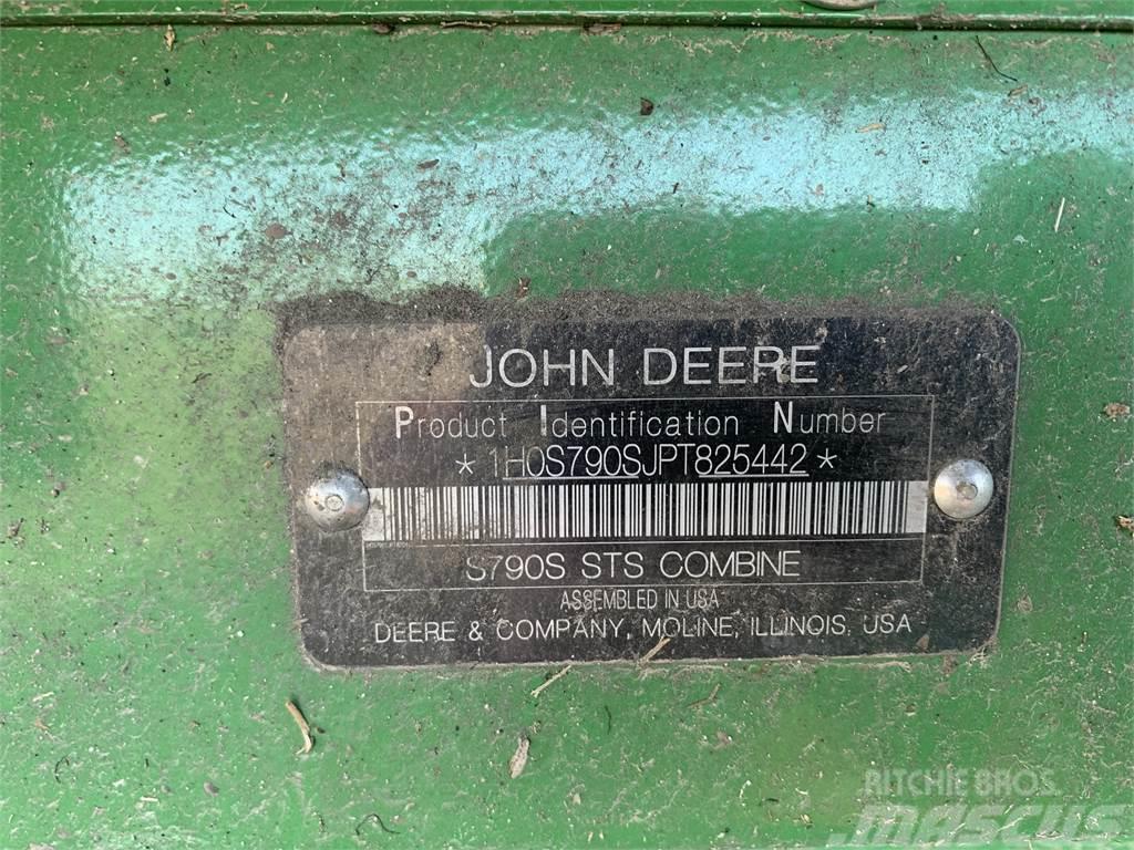 John Deere S790 Combine harvesters