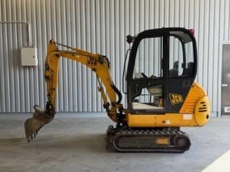 JCB 8017