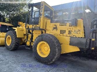 Komatsu WA320
