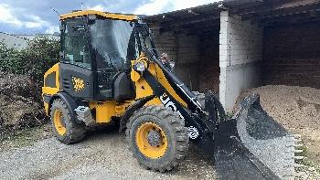 JCB 406