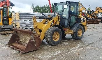 CAT 906M