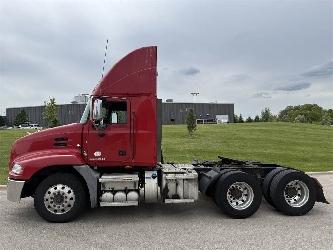 Mack CXU613