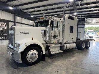 Kenworth W900