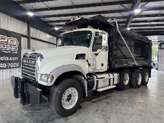 Mack GU713