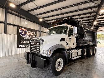 Mack GU713