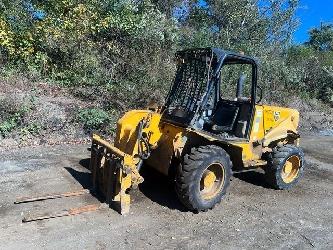 JCB 520