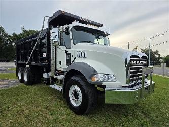 Mack GR64B