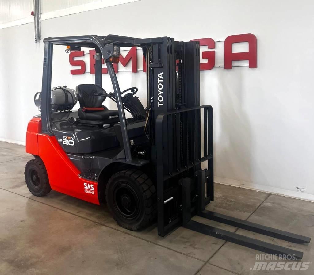 Toyota 10831 8FGF20 Carretillas LPG