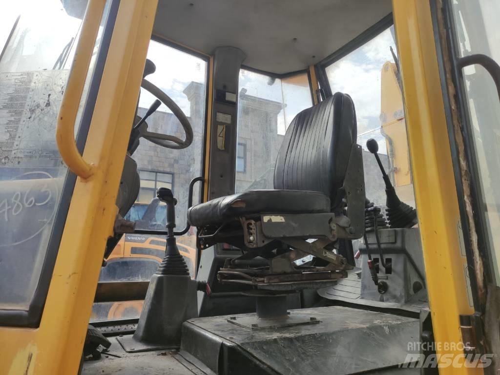 Komatsu WB 92 A Retrocargadoras