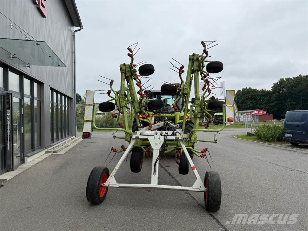 CLAAS Volto 870 T Rastrillos y henificadores