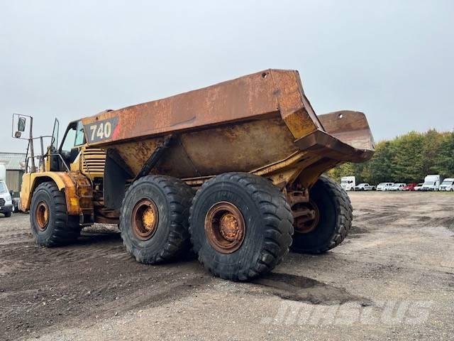 CAT 740 Dúmpers articulados