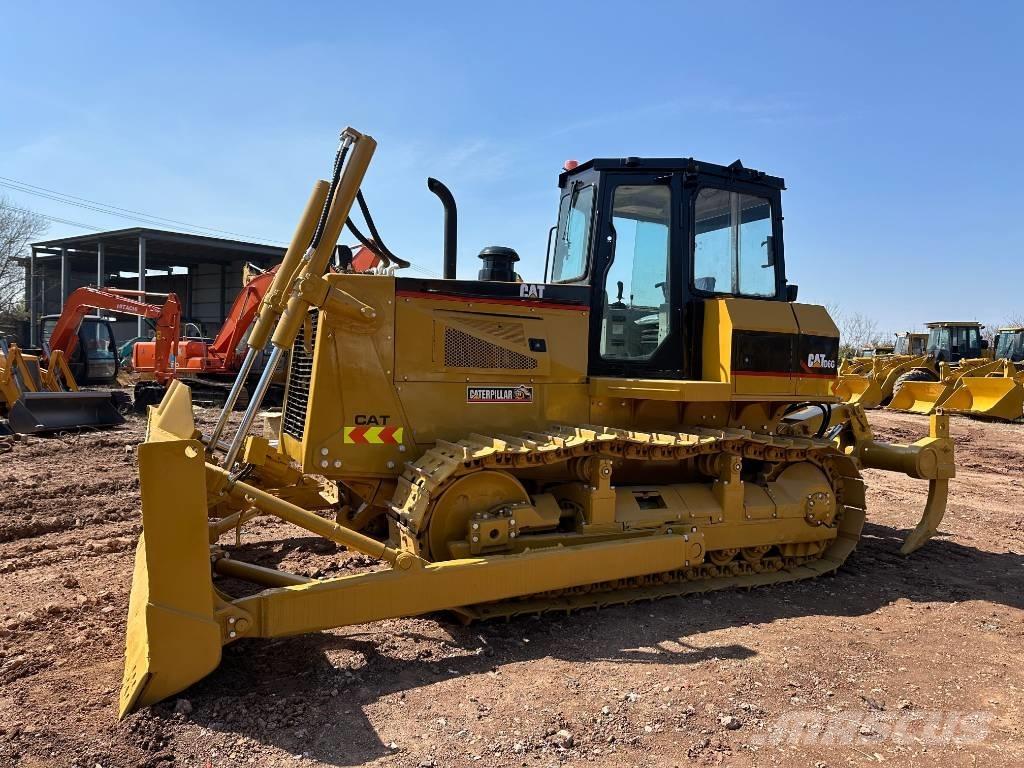 CAT D6G Buldozer sobre oruga