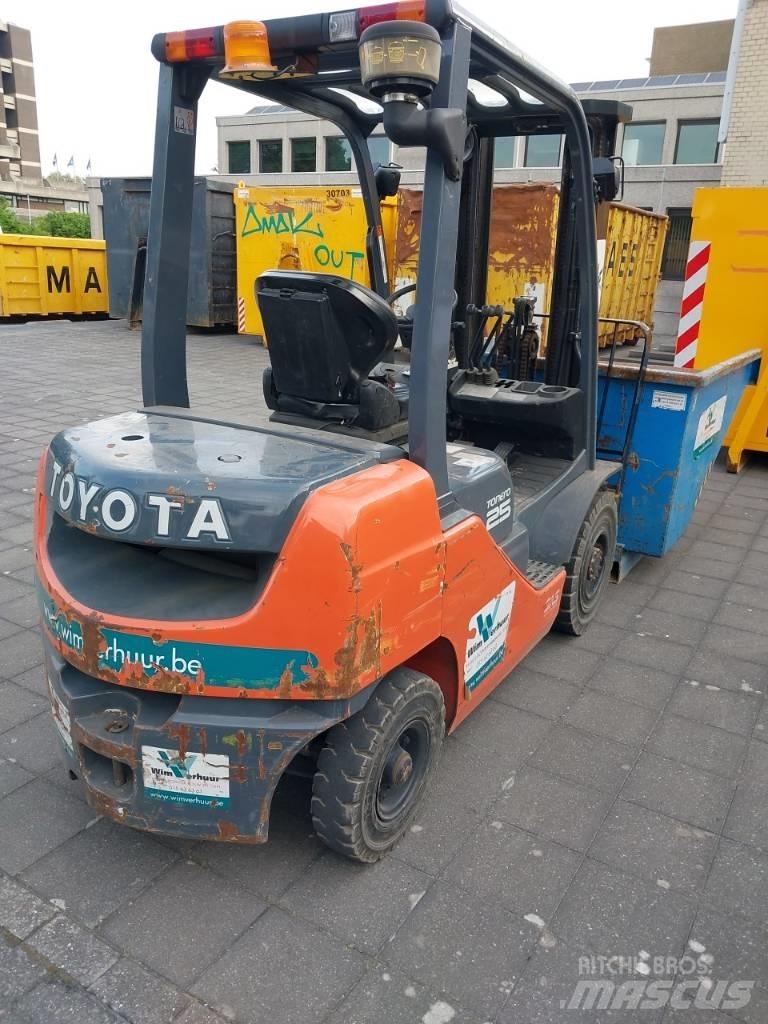 Toyota 8 FDF 25 Carretillas diesel