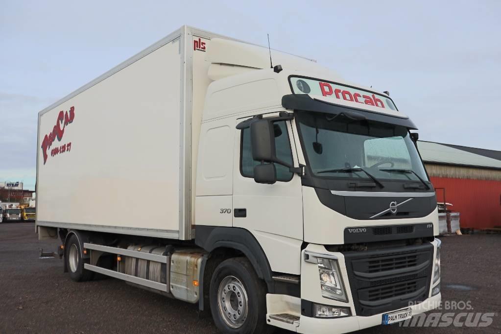 Volvo FM Serie 3722 Camiones caja cerrada