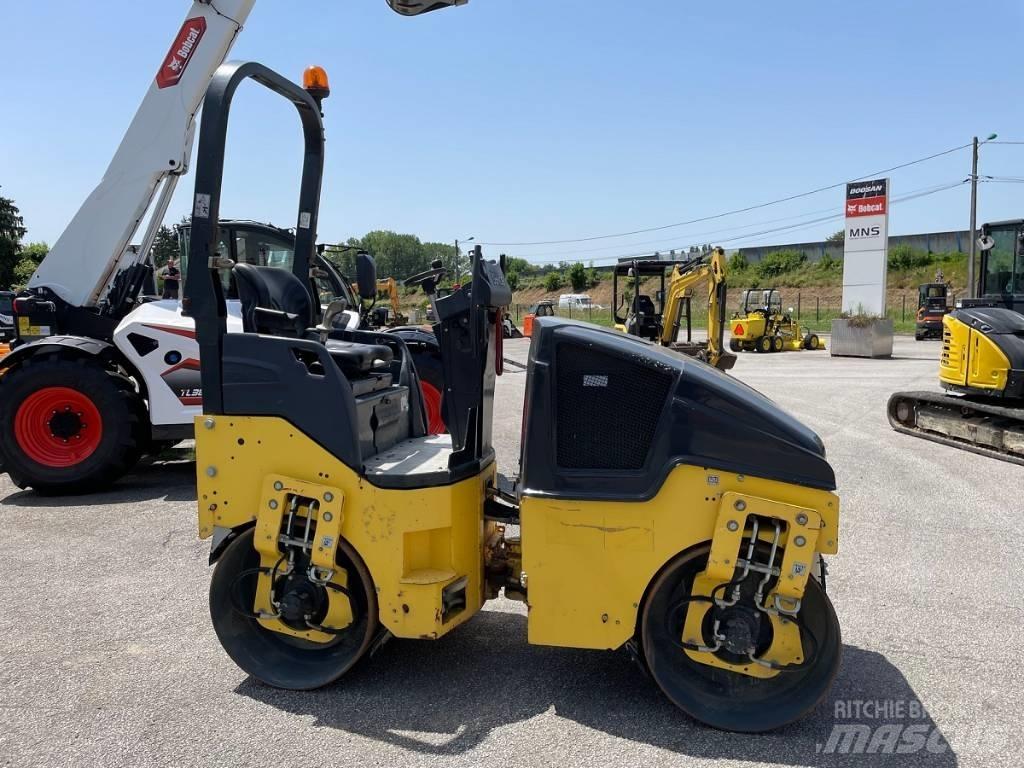 Bomag BW 100 AD-5 Rodillos de doble tambor