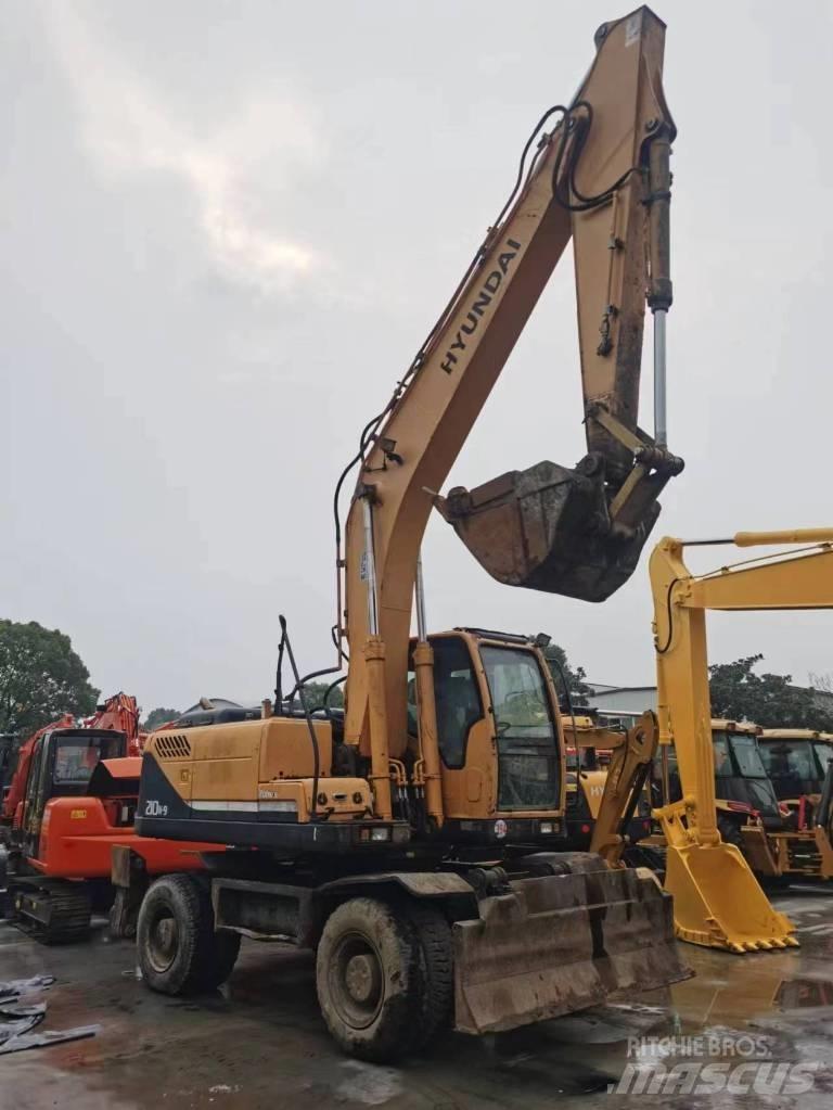 Hyundai R210W-9 Excavadoras de ruedas