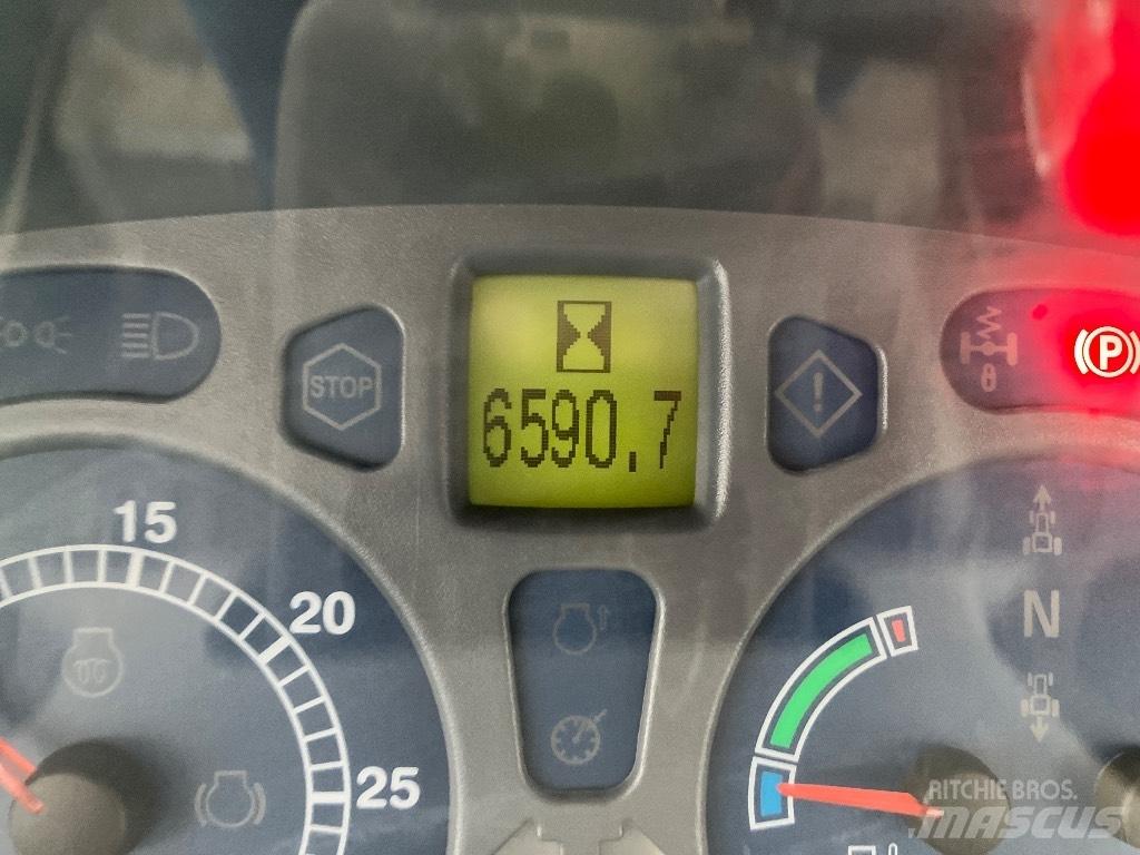 New Holland T 7030 Tractores