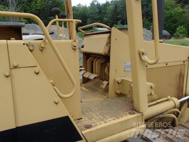 CAT D 3 C Buldozer sobre oruga