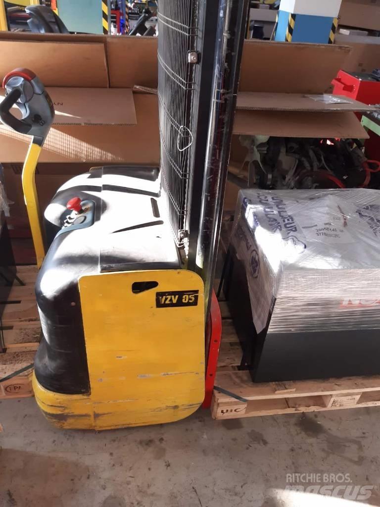 Hyster S 1.2 Apiladores eléctricos
