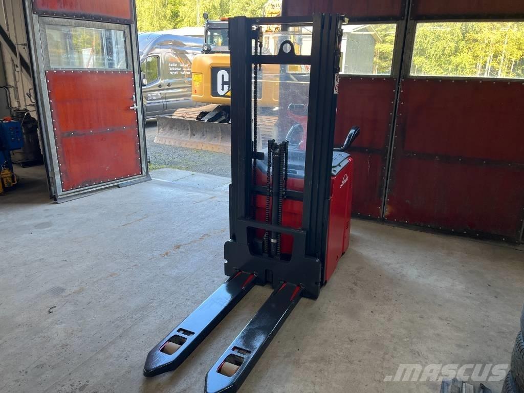 Linde D 14 AP Apiladores eléctricos autopropulsados
