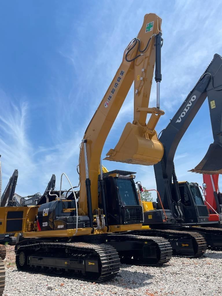 CAT 323 Excavadoras de cadenas