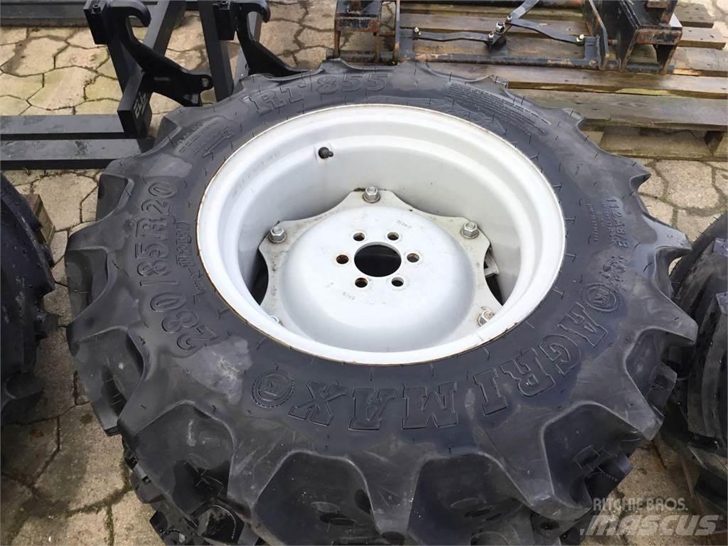 BKT 280/85R20 Neumáticos, ruedas y llantas