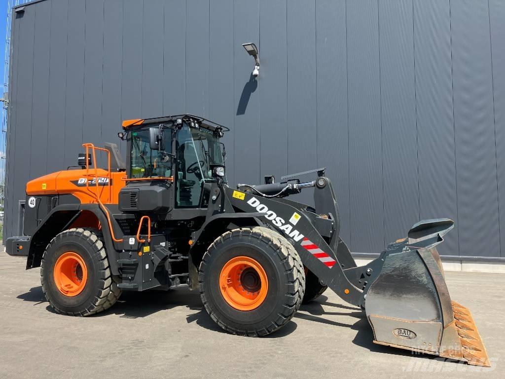 Doosan DL 320-7 Cargadoras sobre ruedas