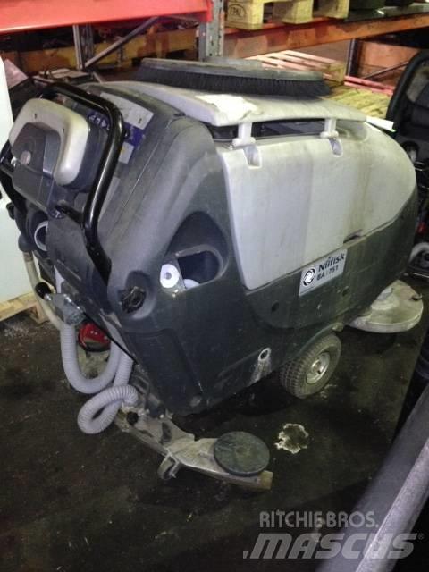 Nilfisk BA 751 Barredora fregadora combinada