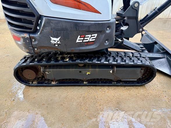 Bobcat E32 Mini excavadoras < 7t