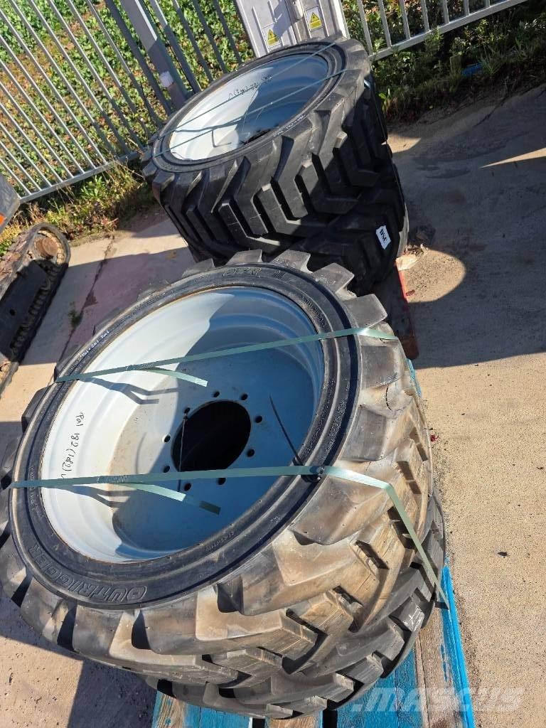 Genie Z 60/34 J Neumáticos, ruedas y llantas