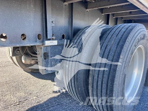 Utility 4000AE Semirremolques de plataformas planas/laterales abatibles