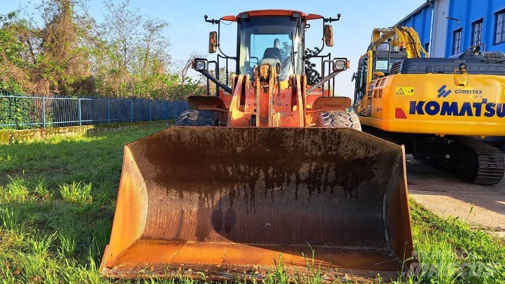 Hitachi W190 Cargadoras sobre ruedas